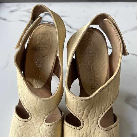Pedro Garcia Cream Leather Cut Out Peep Toe Slingback Heels Size 38.5 - Picture 8 of 12